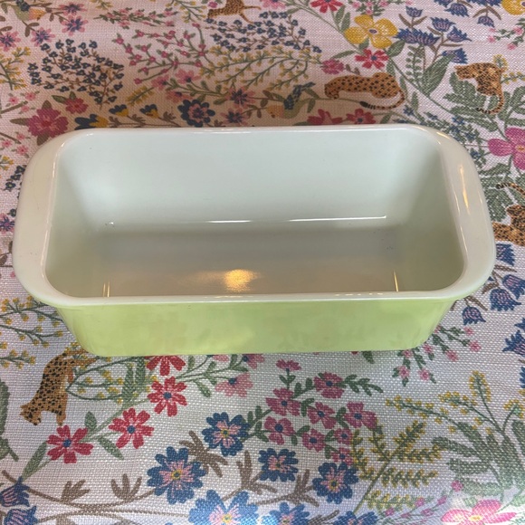 Pyrex Other - Pyrex 213 1 1/2 GT lime, green Rectangular Baking Dish